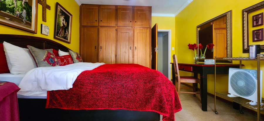 5 Bedroom Property for Sale in Kannoniers Park North West